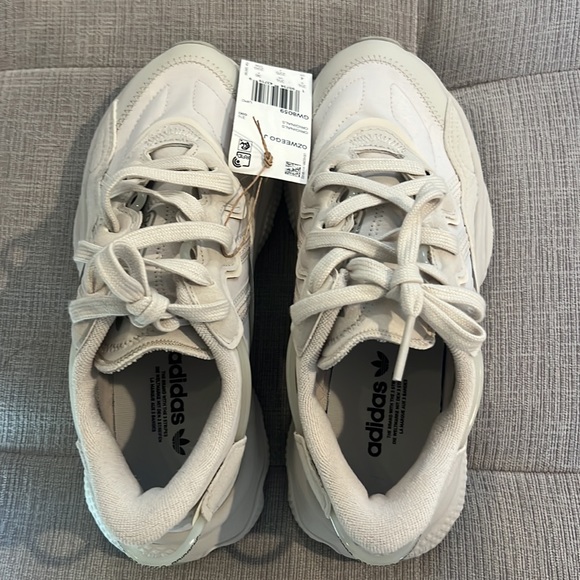 Adidas Ozweego J. NWT size 4 men’s/woman’s 6 - Picture 8 of 11